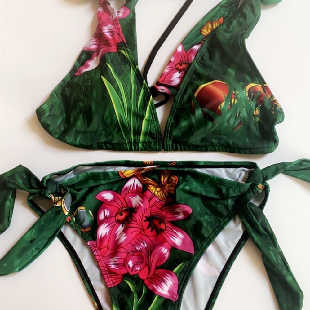 Paparazzi Everywhere - image 2